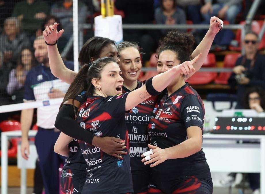 Stasera la Bartoccini Perugia impegnata in casa contro Cremona verso il sogno dell'A1 di volley femminile