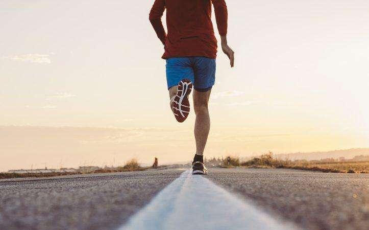 "Guai a correre e fare attività motoria con la mascherina! Rischiate l'alcalosi e lo svenimento"