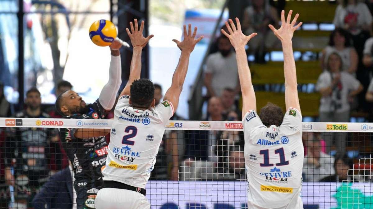 Clamoroso al PalaBarton! La Sir Safety Susa Perugia perde ed è fuori dai playoff scudetto!