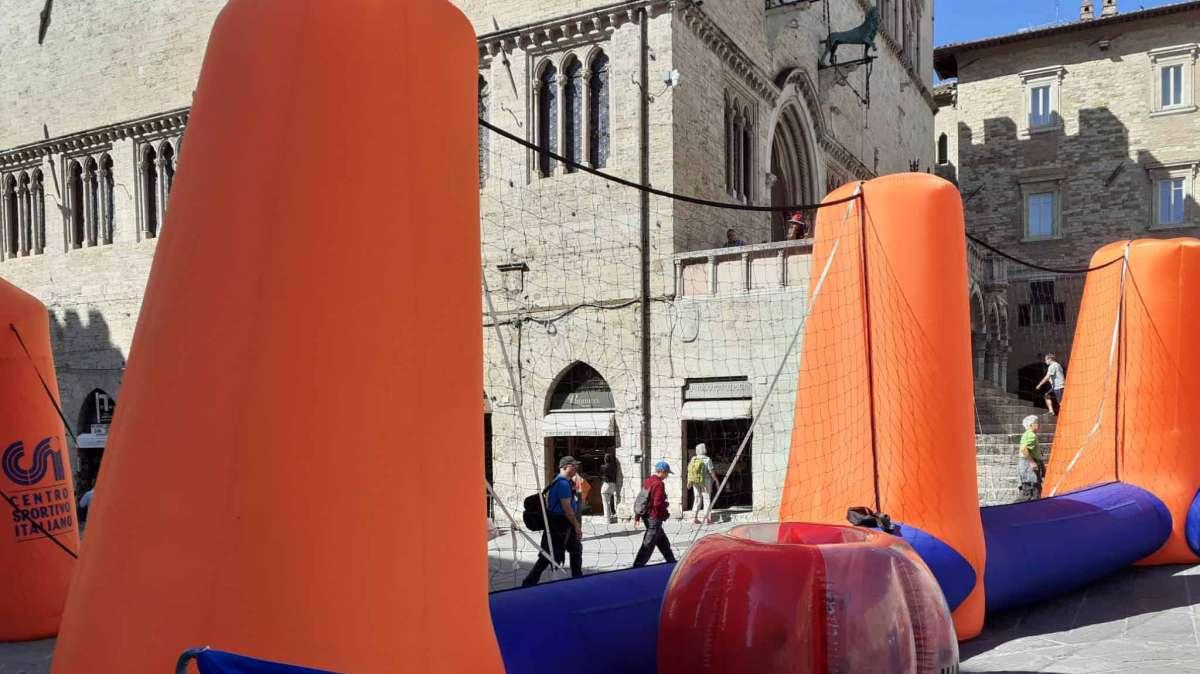 A Perugia è polemica per il centro storico: "No ai gonfiabili per lo sport e si ai palchi per spettacoli e stand per le manifestazioni?"
