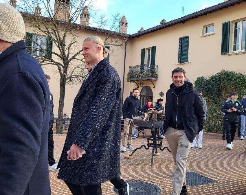 Haaland a Solomeo ospite di Brunello Cucinelli: giornata di shopping 