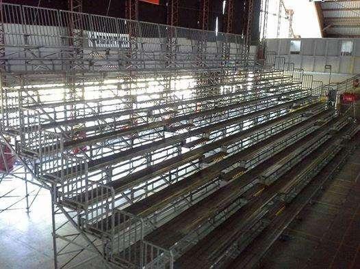Ecco la Curva Nord! E' ora completo il PalaEvangelisti con la gradinata supplementare per domani!