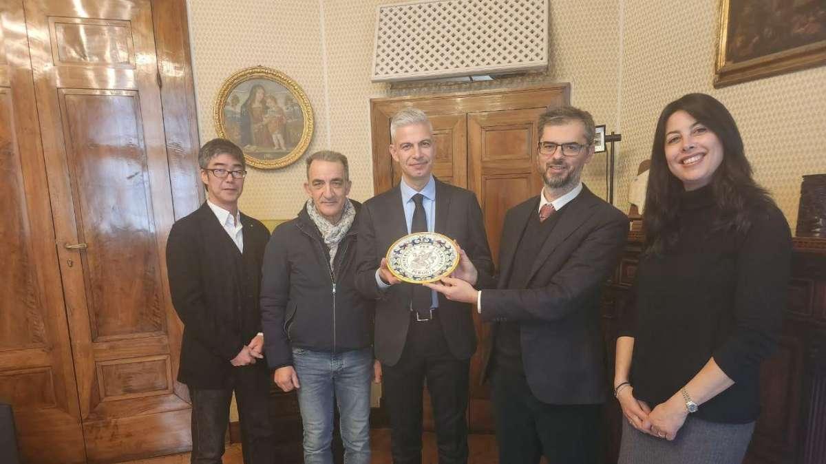 L'Università per Stranieri di Perugia nelle missioni all'estero porterà i piatti di Deruta