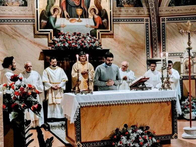 La scelta di vita di Alfonso: a 32 anni smette di fare l'informatico per diventare prete