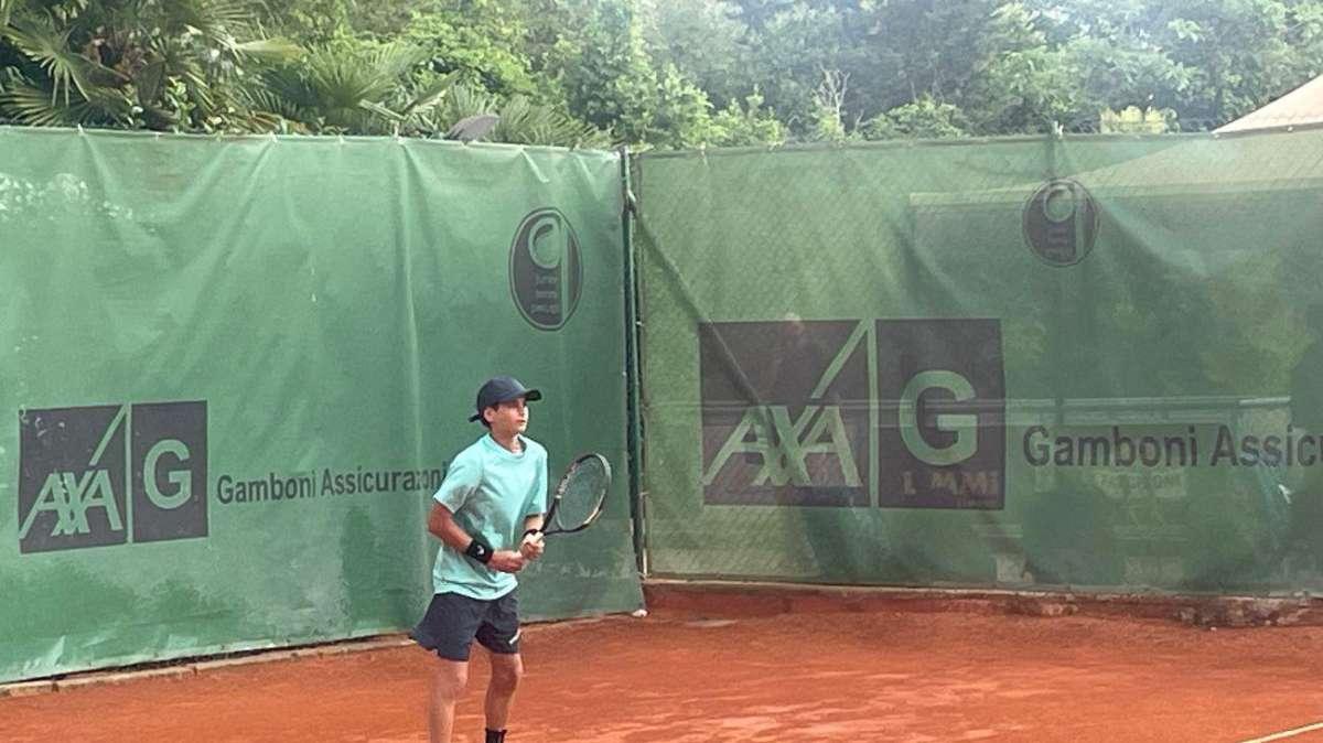 Allo Junior Tennis Perugia va avanti il "Memorial Poppy Vinti" per Under 16: il tifo è per Valentino!