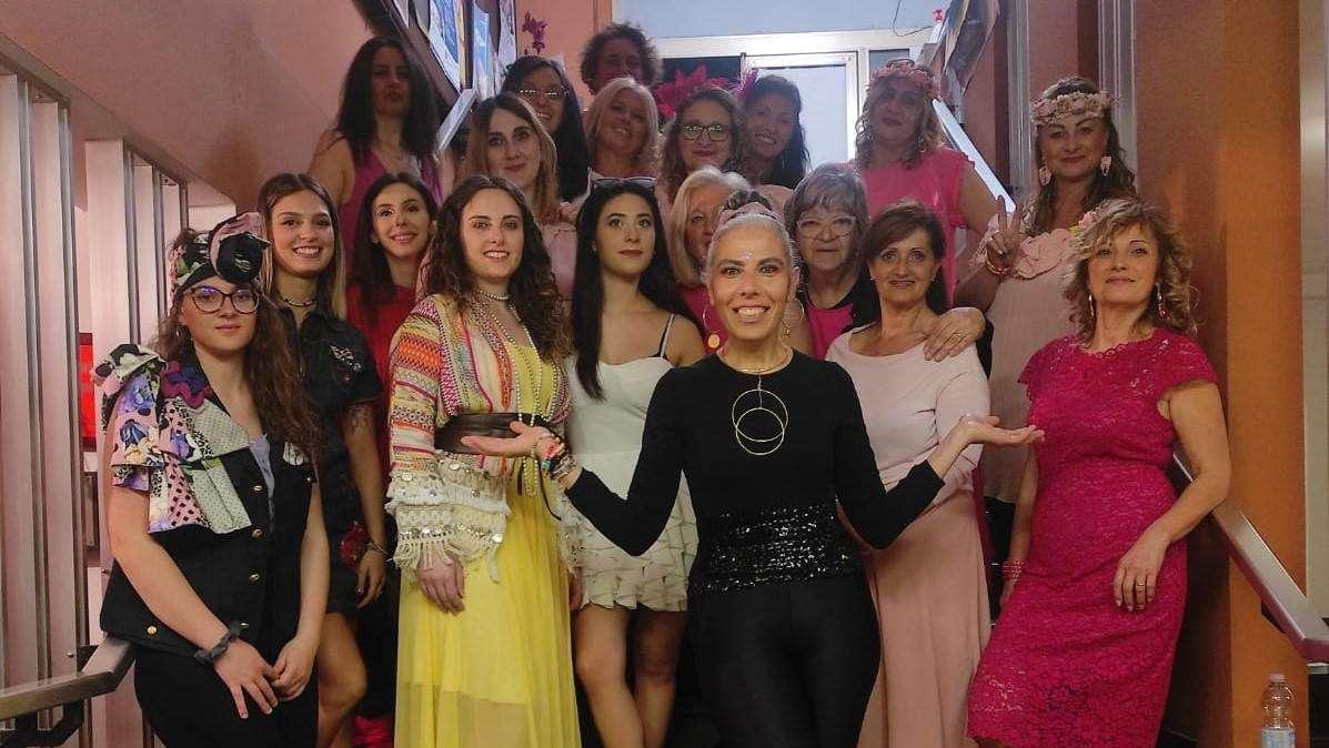 Oltre 20 donne stasera sul palco del Teatro di Corciano per esprimere le proprie emozioni a fin di bene
