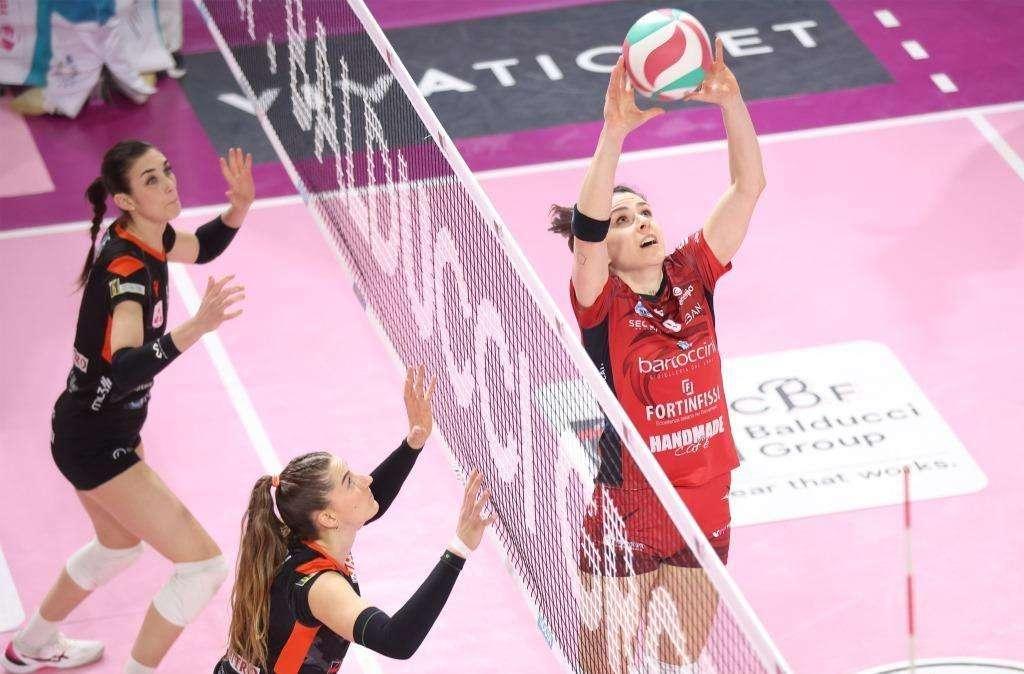 La Bartoccini Perugia vince, ma lascia un punto: ora è un po' più insidiosa la corsa verso l'A1