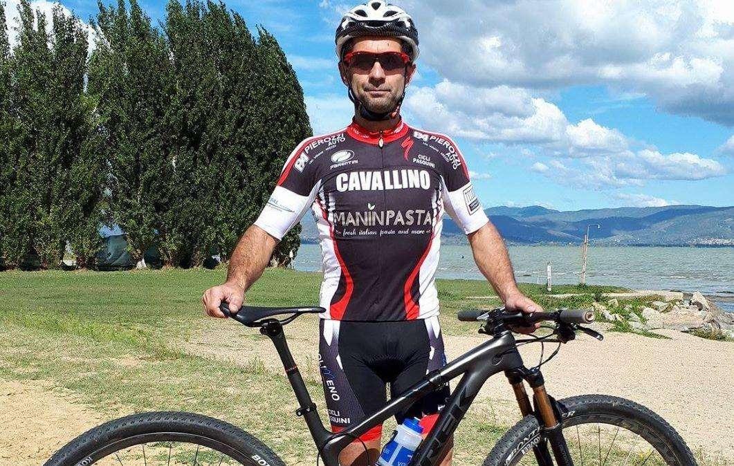 Tragico incidente: ciclista di 64 anni muore dopo che era stato travolto da un'auto 