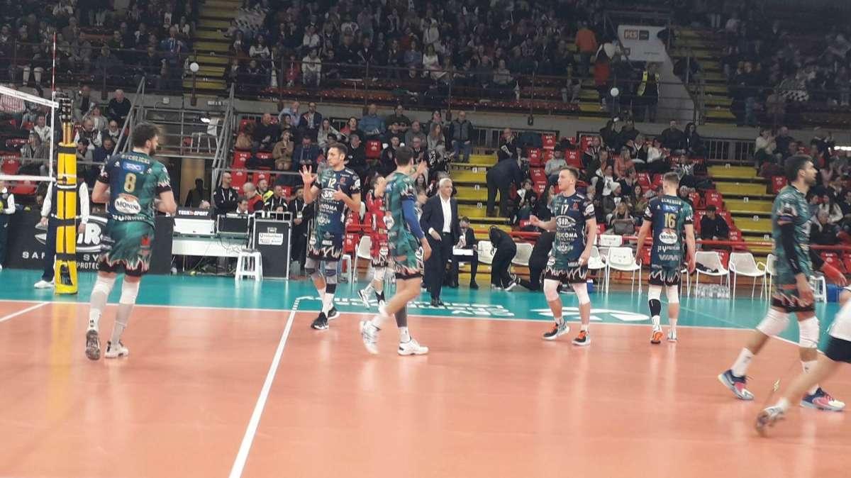 Sir Sicoma Monini-Berlin Recycling Volleys: 3-2 anche Berlino non passa!!!