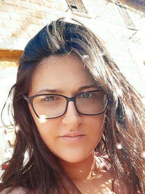 Incidente mortale in sella alla sua vespa nello scontro con un auto: Cristina muore a trent'anni