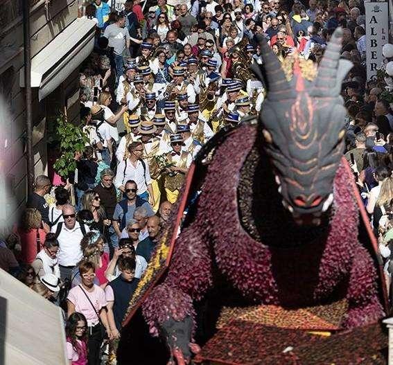 A Castiglione del Lago tutto pronto per la sfilata dei carri della “Festa del Tulipano”
