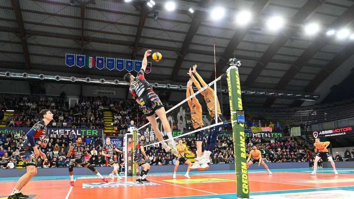Stasera le quattro gare dei quarti dei playoff scudetto di volley maschile: non solo Sir Perugia-Verona