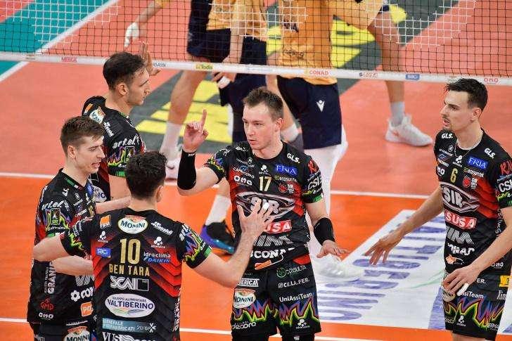 La situazione nei playoff scudetto di volley maschile dopo gara-3: la Sir già qualificata