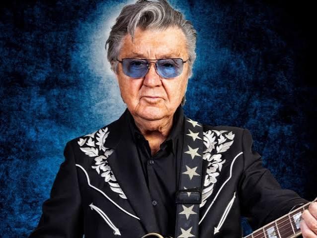Una situazione pesantissima per il Trasimeno! Tutti che parlano dei moscerini e Bobby Solo accusa gli organzzatori