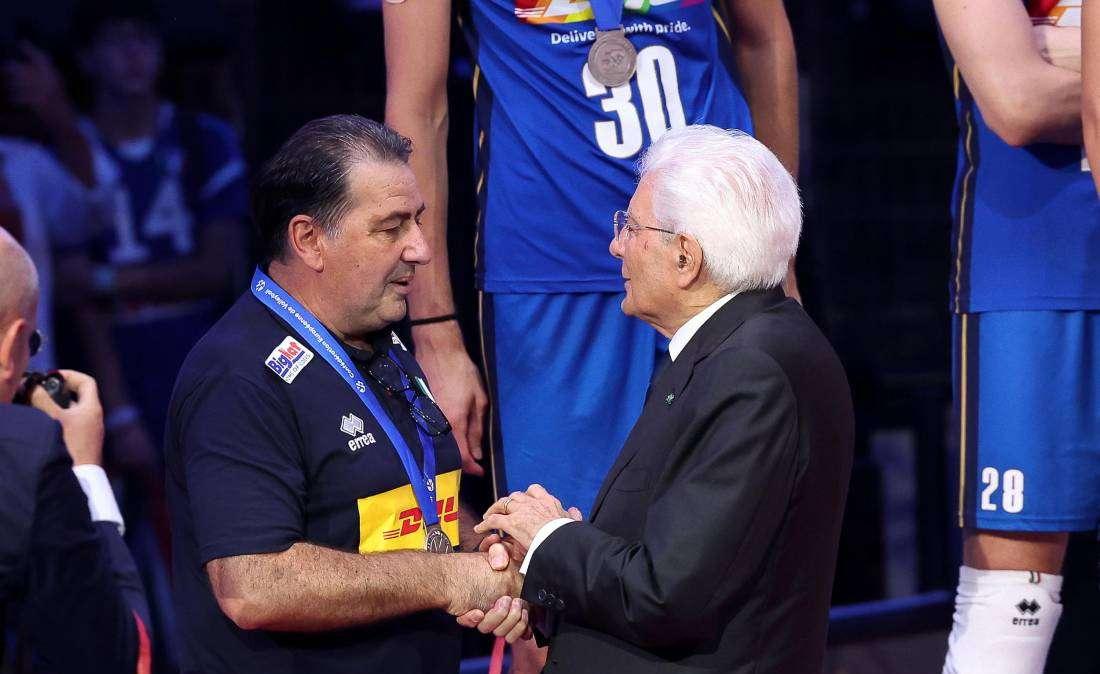 Oltre quattro milioni davanti alla Tv delusi dall'Italia di Giannelli e Russo, applaudendo un grande Leon!