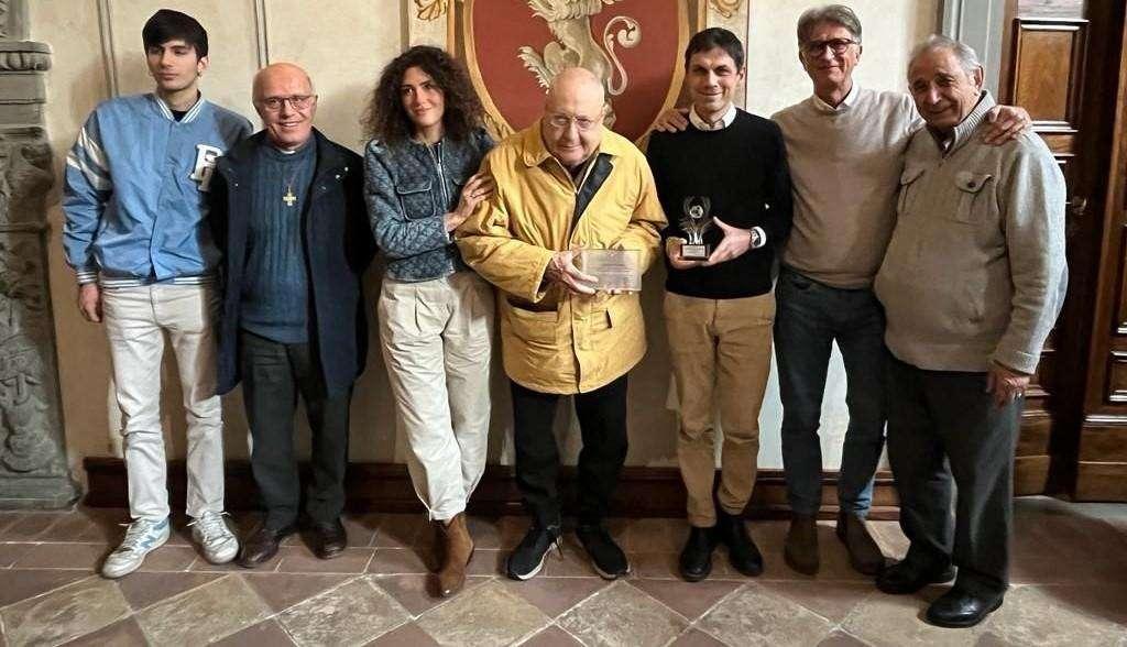 Nessuno come mister Stefano Papini: sette suoi calciatori arrivati in Serie A! Premio dal Comune di Perugia