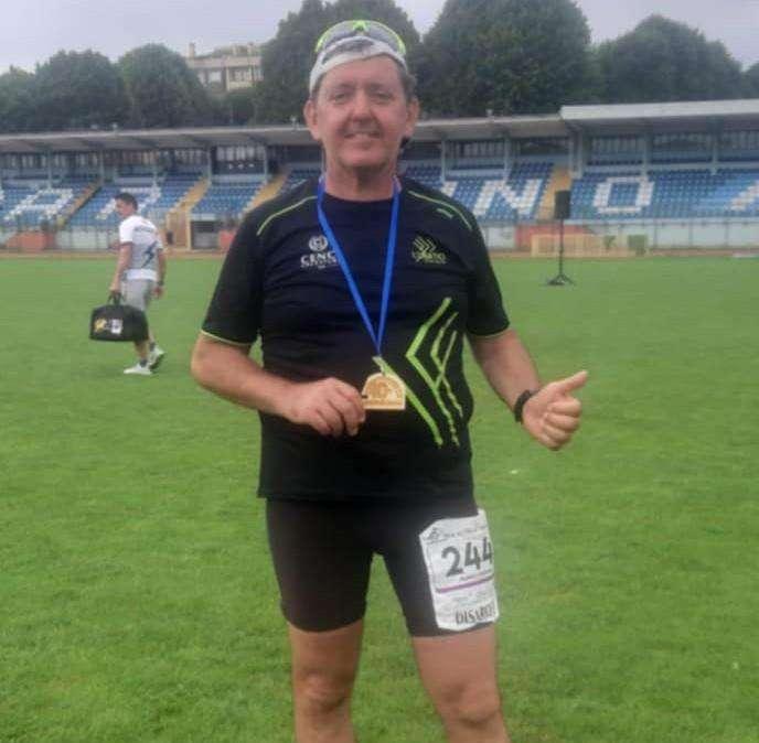 Filippo Poponesi ha corso 128 km di fila in 24 ore in pista! Lo ha fatto nella gara di Saronno