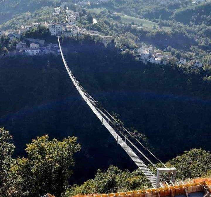 Cresce l'attesa! Per la prima volta sabato alle 11 si attraverserà il ponte tibetano di Sellano!
