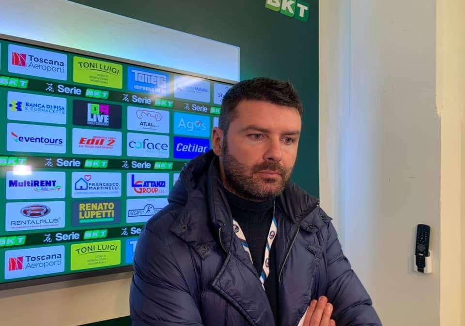 "Valutiamo bene la situazione, ma non si possono mandare all'aria 30 società di calcio su 40!"