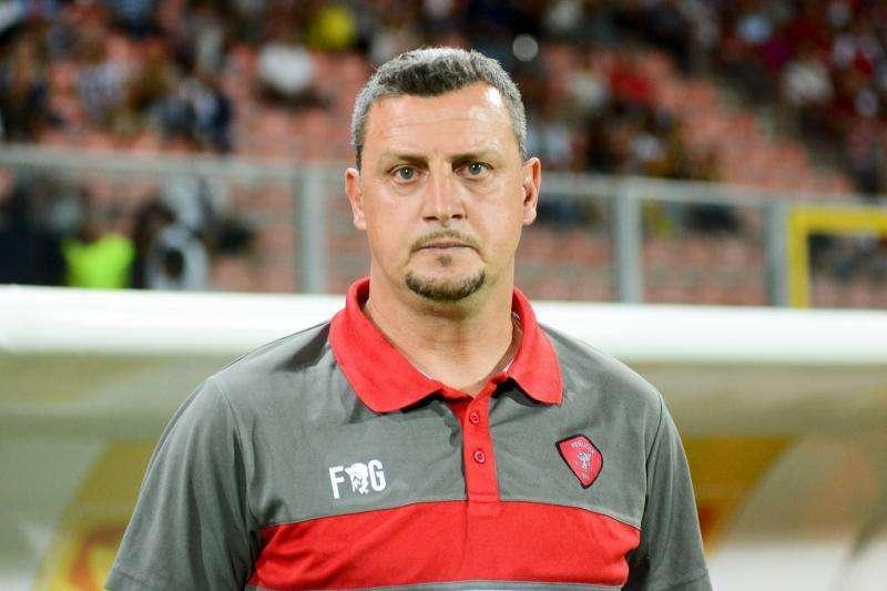 "Manteniamo i piedi a terra e godiamoci questo magnifico pubblico. Però, che vittoria!"