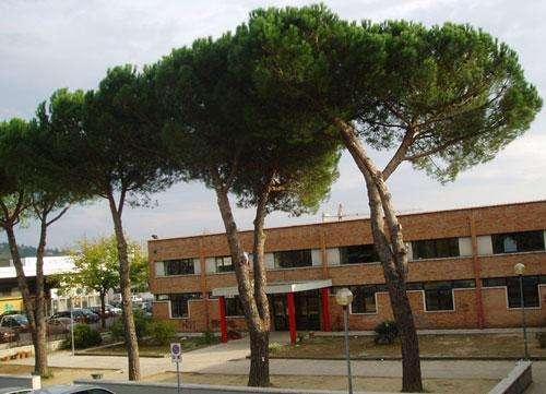 Dramma al "Giordano Bruno" di Perugia: studentessa cade dal secondo piano ed ora si cerca di far chiarezza
