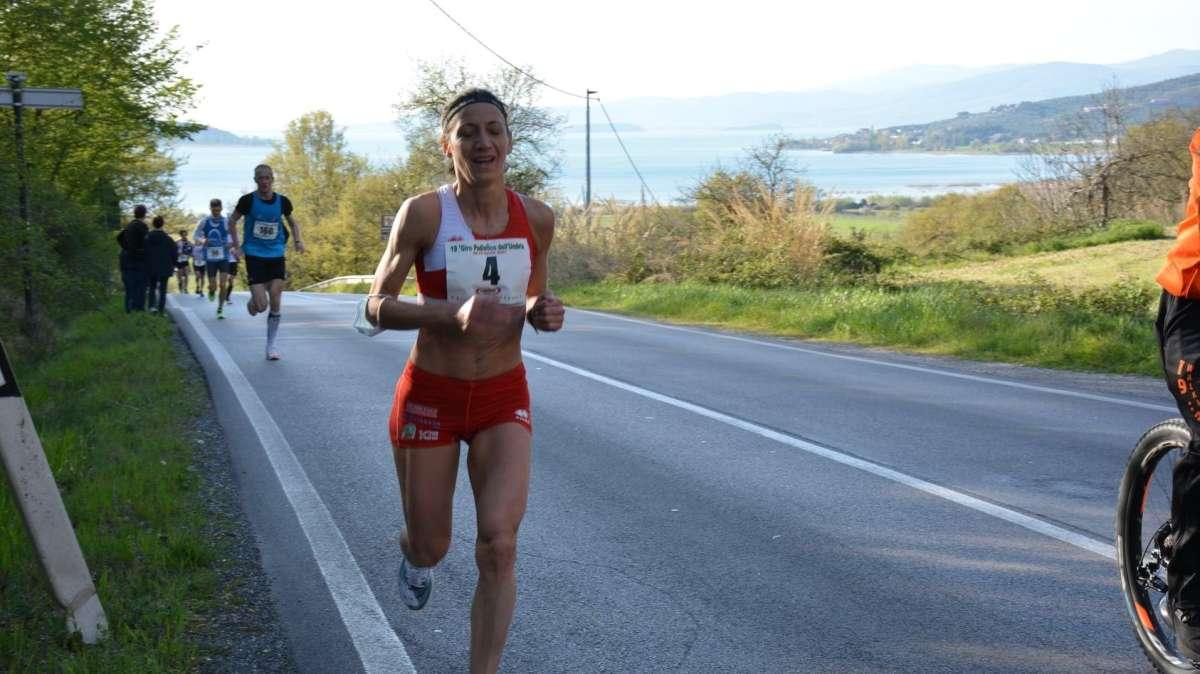 Show di Federica sulle strade del Trasimeno! Classifica della seconda tappa del Giro podistico dell'Umbria