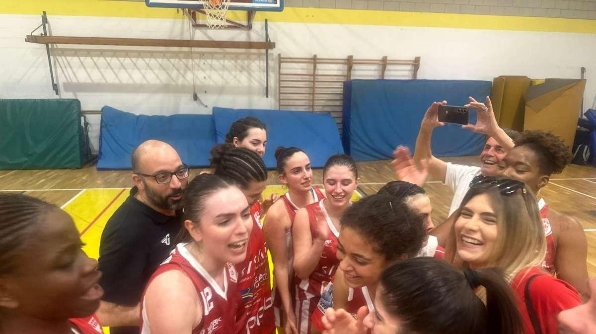 Regalateci un sogno! Perugia spinge verso l'A2 la Sisas di pallacanestro femminile 