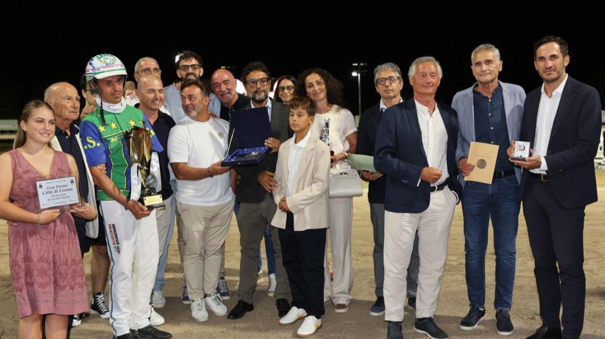 La notte delle emozioni di Città di Castello all'ippodromo di Cesena