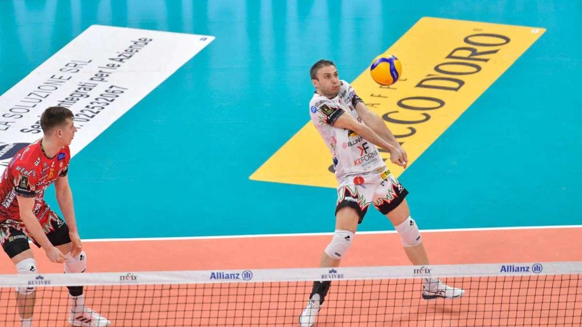 Il punto sui quarti dei playoff scudetto di volley maschile: domenica la Sir di nuovo in campo