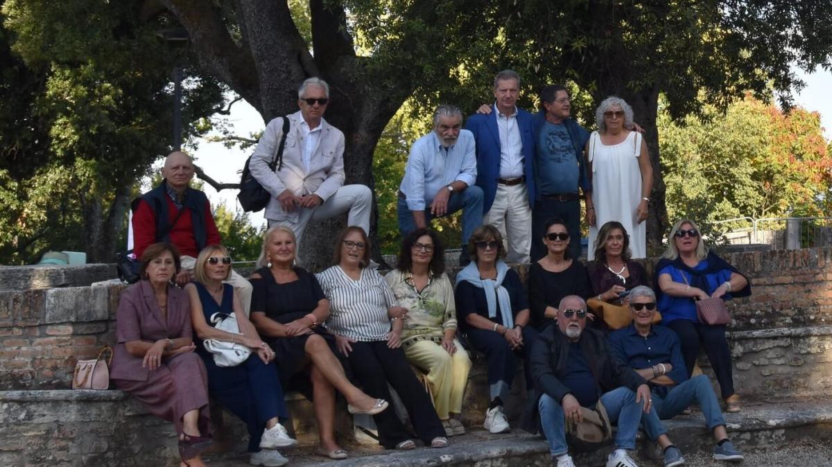 La mitica quinta E del 1976 al "Vittorio Emanuele II" di Perugia: si sono ritrovati 50 anni dopo il diploma!
