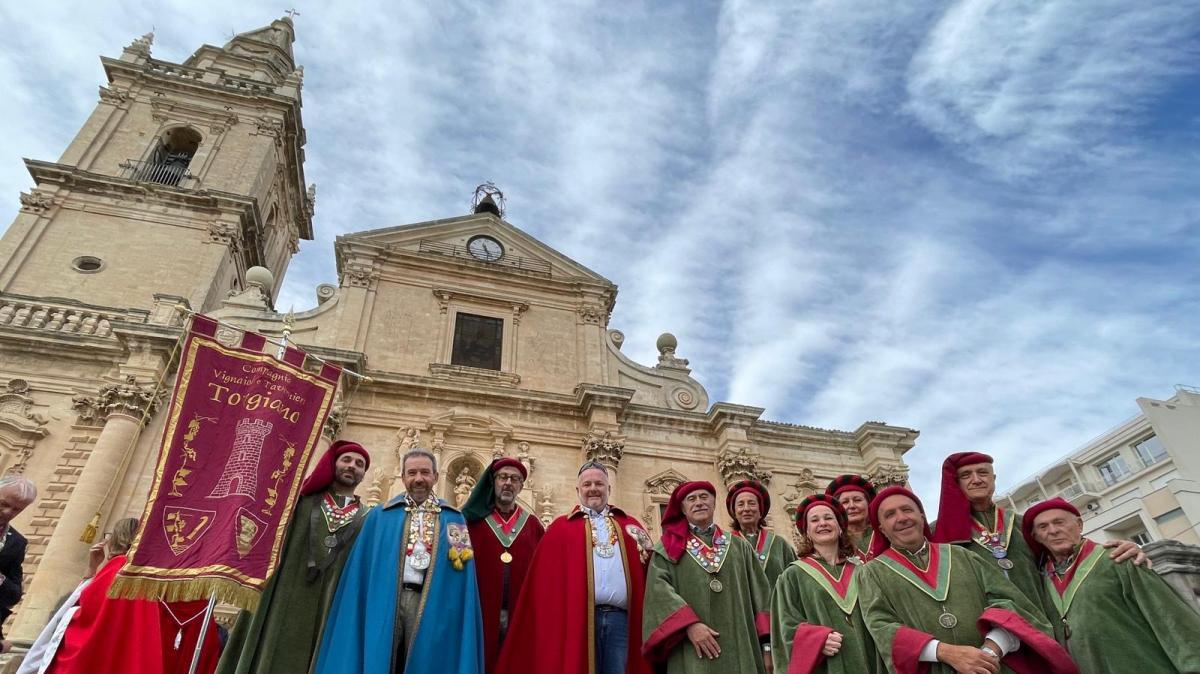 La Compagnia dei vignaioli e tavernieri di Torgiano in trasferta a Ragusa