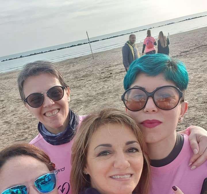 Le ragazze del Perugia Running Pink Is Good in gara a Grottammare a sostegno della lotta ai tumori femminili