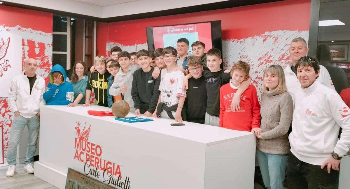 Gli studenti della scuola di Ferro di Cavallo ospiti al Museo del Grifo "ricevuti" da Bartolomei e Lewis