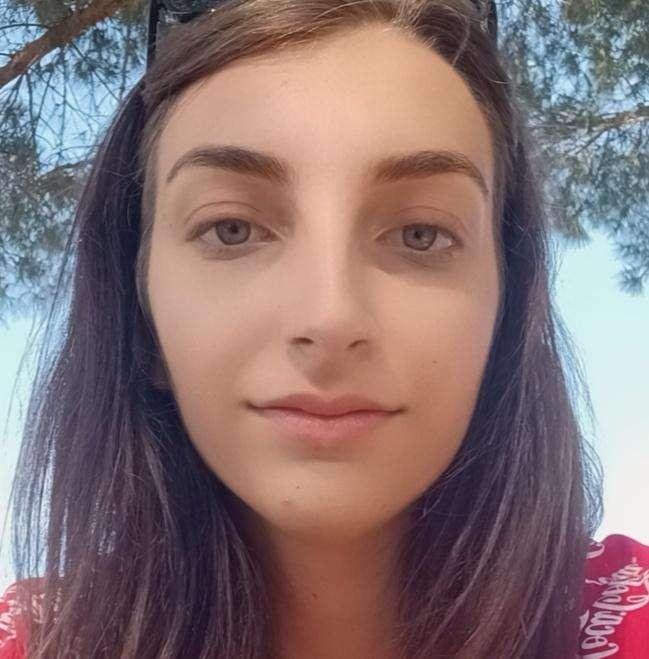Giada muore all'improvviso a 21 anni dopo alcuni giorni di febbre: l'Umbria intera è sotto choc