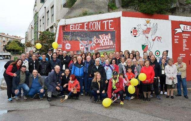 Tanti amici alla “Camminata per le vie di Elce” dedicata a Leonardi Cenci, con il nuovo murales