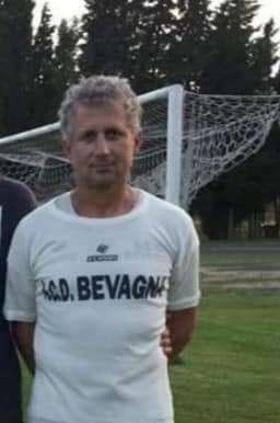 Oggi l'ultimo saluto a Claudio, bandiera del calcio, prematuramente scomparso