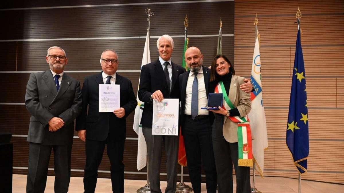 Consegnate le benemerenze del Coni a ben 63 atleti, oltre a Stelle d'argento di bronzo al merito sportivo