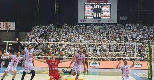 Le reazioni della dirigenza della Lube Civitanova dopo la conquista dello scudetto a Perugia