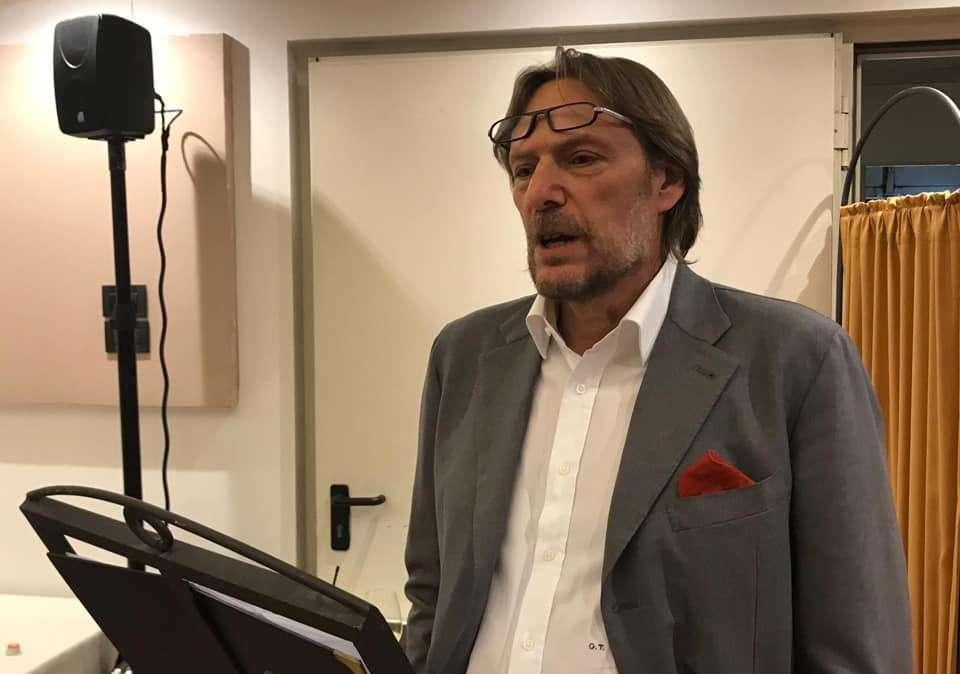 Tutto vero? "Non servono mascherine speciali, ma basta un semplice foulard..."