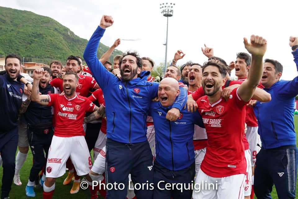 Dopo 261 giorni il Perugia è tornato in Serie B: la sofferenza, la contestazione, la rincorsa, la festa