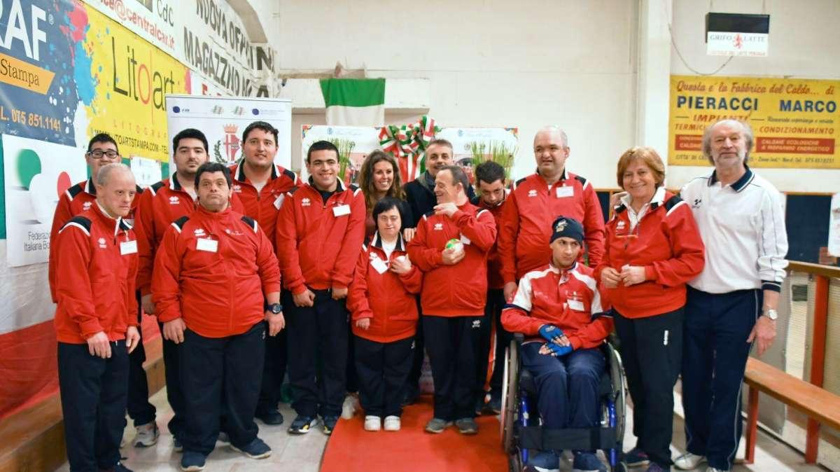 Pensionati e portatori di disabilità insieme nel torneo di bocce: gran successo a Città di Castello