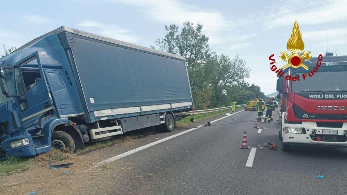 Tragedia a Perugia: muore una bambina di 8 anni travolta da un tir