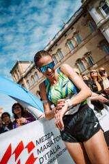 La campionessa perugina Melissa Fracassini all'esordio nella mezza maratona: un'ora 15 minuti 33 secondi il suo tempo
