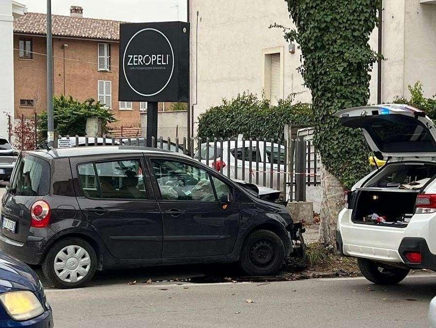 Tragico incidente: muore sul colpo donna di 76 anni (56 vittime della strada nel 2024)