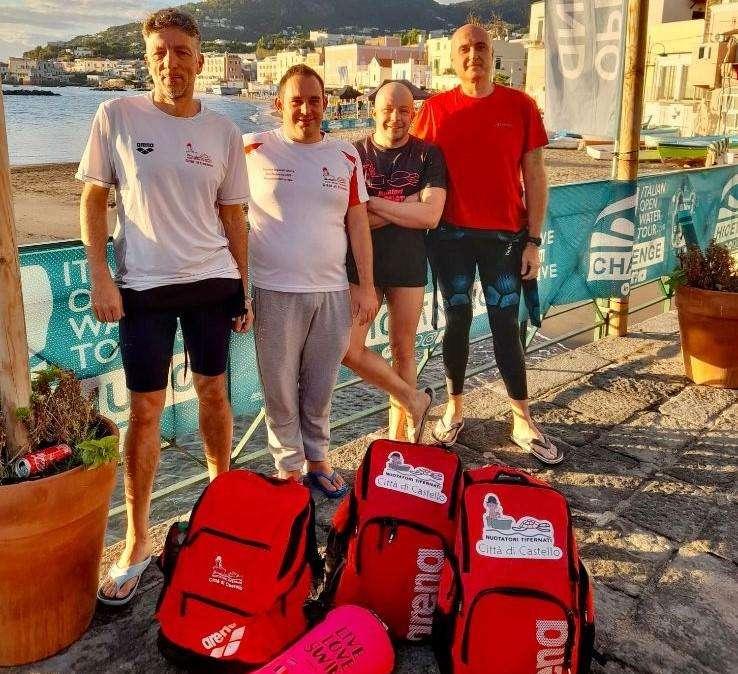 I nuotatori di Città di Castello protagonisti della traversata tra Procida e Ischia