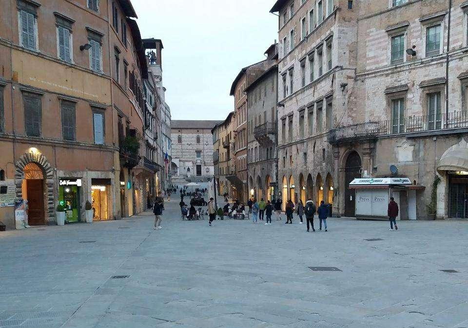Per il Giro d'Italia in Corso Vannucci a Perugia limitazioni anche per circolare a piedi