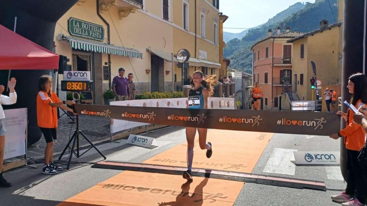 Una bella Stravalnerina con Laura Ribigini superstar e il sindaco Fabio Di Gioia che ha dato il buon esempio...