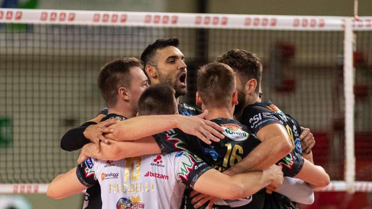 La Sir Safety Susa Perugia in campo oggi pomeriggio a Padova nei playoff per il quinto posto