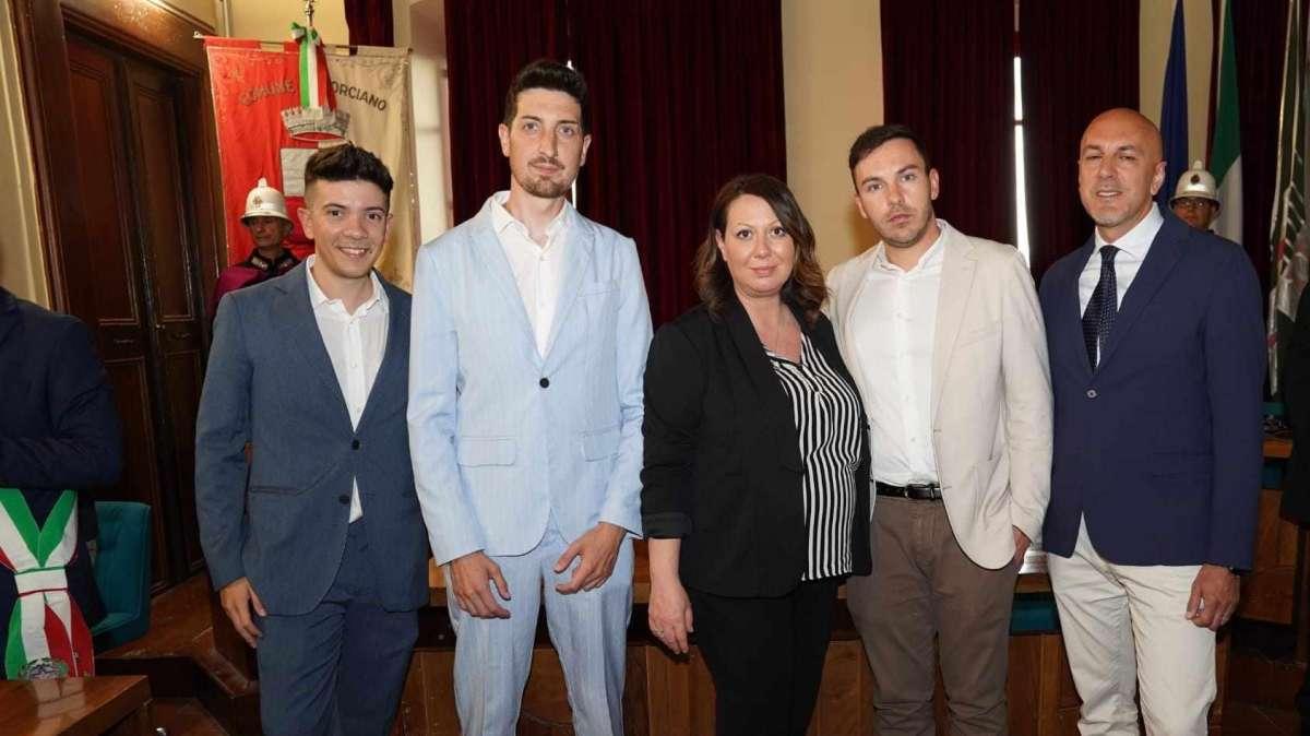 "Finestrini delle auto spaccati, furti nelle abitazioni, baby gang nei centri commerciali": a San Mariano la gente chiede sicurezza!
