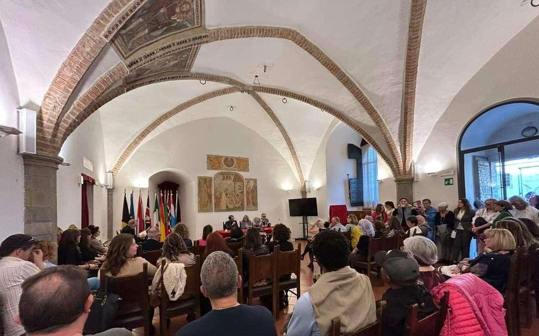 Vi siete persi la presentazione del libro di Monica Lucacci? Stasera ascoltiamola in radio